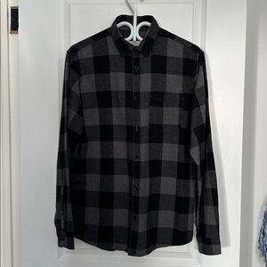 Men’s Black and Gray Plaid Button-Up Shirt